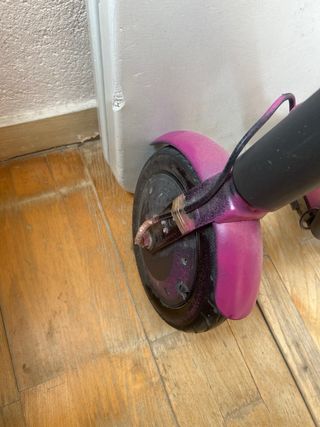 Patinete eléctrico rosa