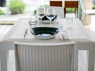 Sedia Classica in Simil Rattan Bianco da Esterno