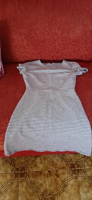 Vestido de fiesta sin tirantes a rayas