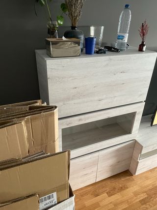 Mueble de salón con 3 cajones precio negociable