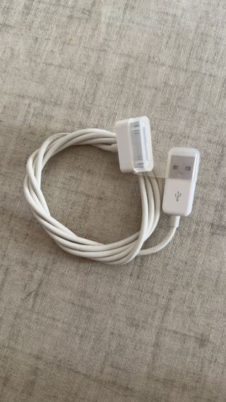 iPhone 2G 16GB Libre como nuevo con cable original