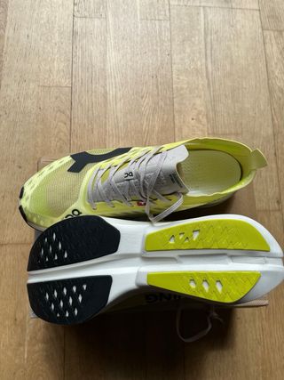 On Cloud BoomStrike Talla 44