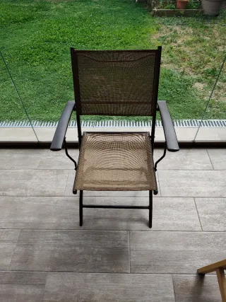 Conjunto mesa y sillas de jardín