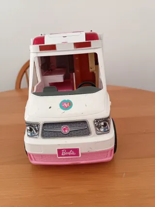 Ambulancia Barbie con Accesorios