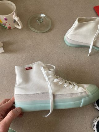 Zapatillas Levis Blancas y Turquesa Talla 44