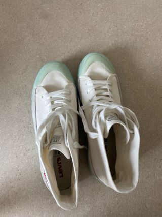 Zapatillas Levis Blancas y Turquesa Talla 44