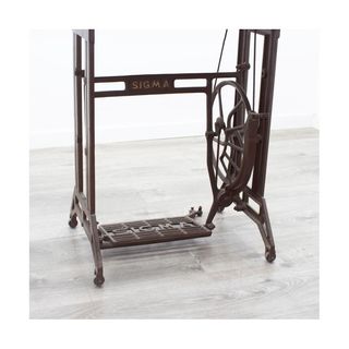 Máquina de coser Sigma con mesa C757