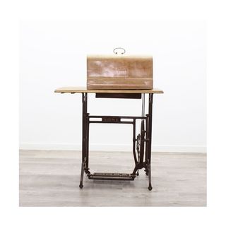 Máquina de coser Sigma con mesa C757