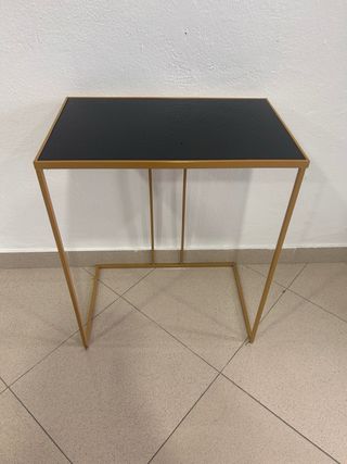Mesita auxiliar metal dorado y tapa negra