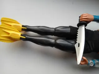 Muñeco Madelman Buzo con Accesorios