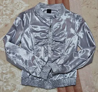 Chaqueta plateada brillante