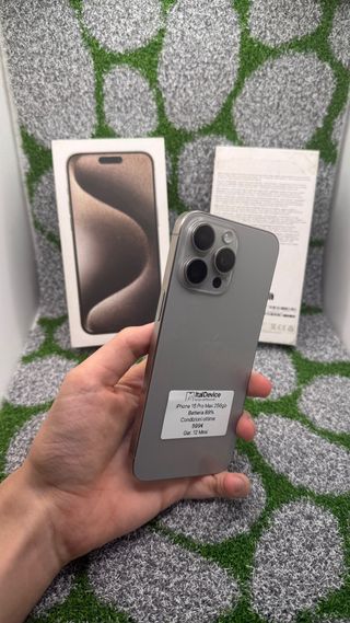 iPhone 15 Pro Max 256GB Grigio - Ottime Condizioni