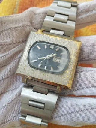 RELOJ MECANICO YASHICA A 15 EUROS