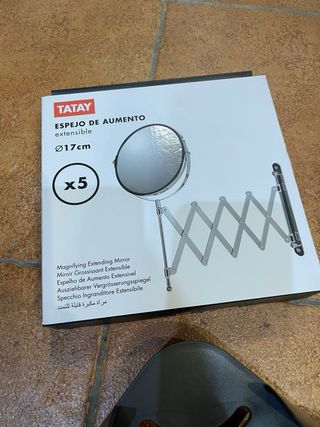 Espejo de aumenyo y estanteria sin agujeros