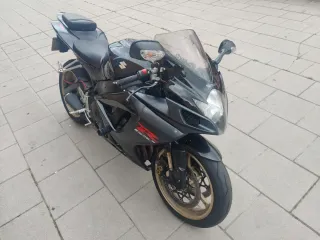 Suzuki GSXR 750 K7 Negra