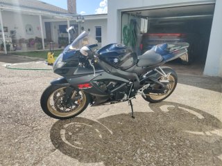 Suzuki GSXR 750 K7 Negra