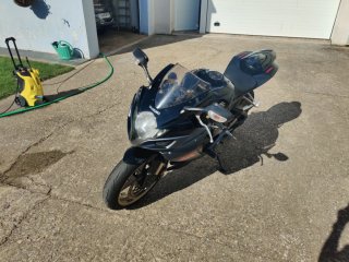 Suzuki GSXR 750 K7 Negra