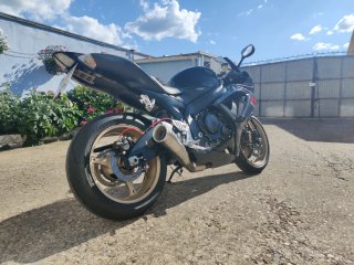 Suzuki GSXR 750 K7 Negra