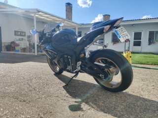 Suzuki GSXR 750 K7 Negra