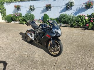 Suzuki GSXR 750 K7 Negra