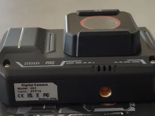 Fotocamera 4K Tank con Flash e Micro SD