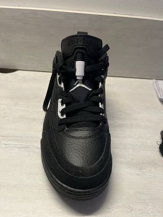 Air Jordan 4 Retro Negras NUEVAS