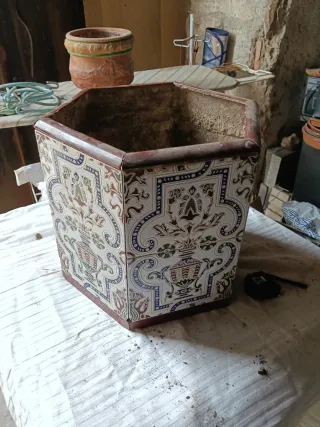 Jardinera hexagonal azulejos 35x35