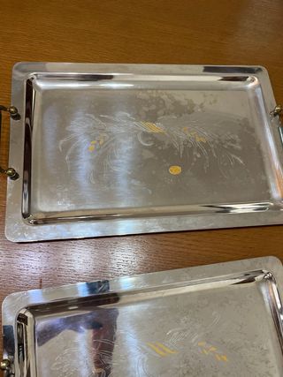 Bandejas de acero inoxidable con asas