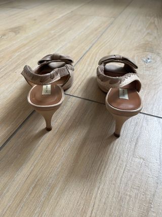 Zapatos Zara Talla 37 Beige Lazo