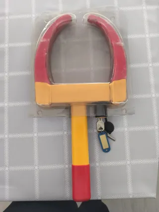 Cepo antirrobo para rueda