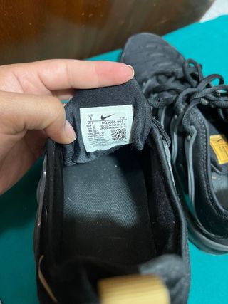 Nike Air Vapormax Plus Negras Doradas