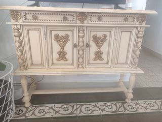 Mueble TV vintage dorado y blanco