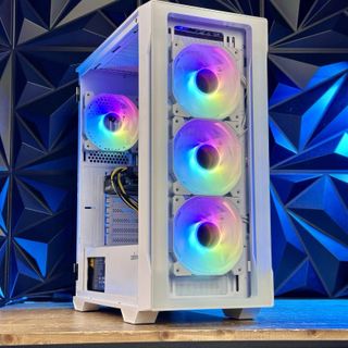 PC GAMING RX 9070XT 16GB + RYZEN 5 5500
