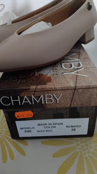 Bailarinas Chamby Beige con tacón. Talla 38. Nueva