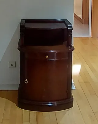 Aparador / móvel TV em madeira nobre – excelente