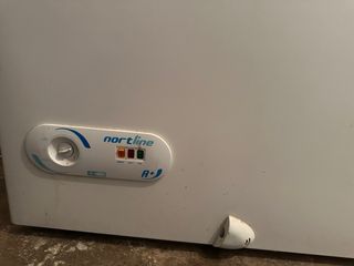 Arcón Congelador Blanco de metro y medio aprox.