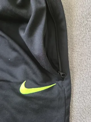Chándal Nike Amarillo y Negro Talla 13-15 años