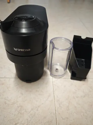 Cafetera Nespresso Vertuo Pop Negra