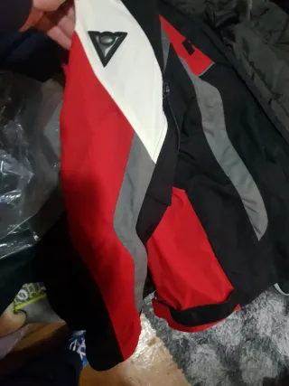 Chaqueta de moto Revit ,talla XXL  Talla pequeña.