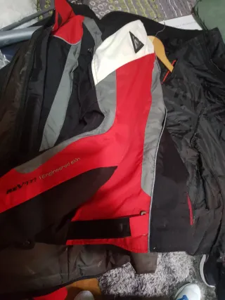Chaqueta de moto Revit ,talla XXL  Talla pequeña.
