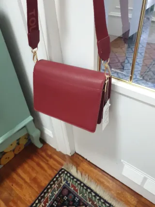 Bolso rojo nuevo con Etiqueta