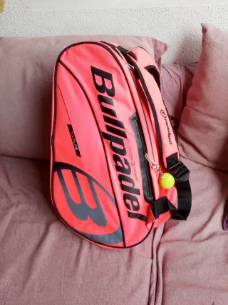 Paletero BULLPADEL + bolsa WILSON + 2 palas princi