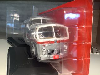 Autobús Pegaso Monocasco 1/43 IXO