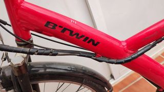 Bicicleta eléctrica B-TWIN Roja