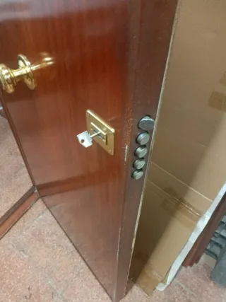 Puerta Acorazada Borjas