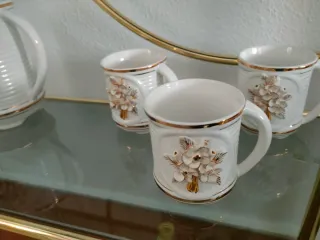 Juego Cerámica Vintage Jarra y Tazas Dorado