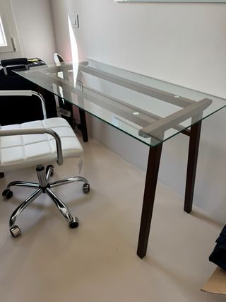Escritorio cristal y silla oficina