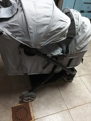 Carro gemelar Baby Jogger gris