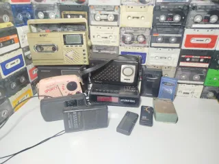 Lote de radios y reproductores de casetes