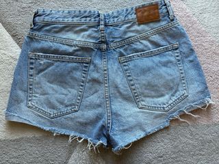 Shorts vaqueros Bershka desgastados